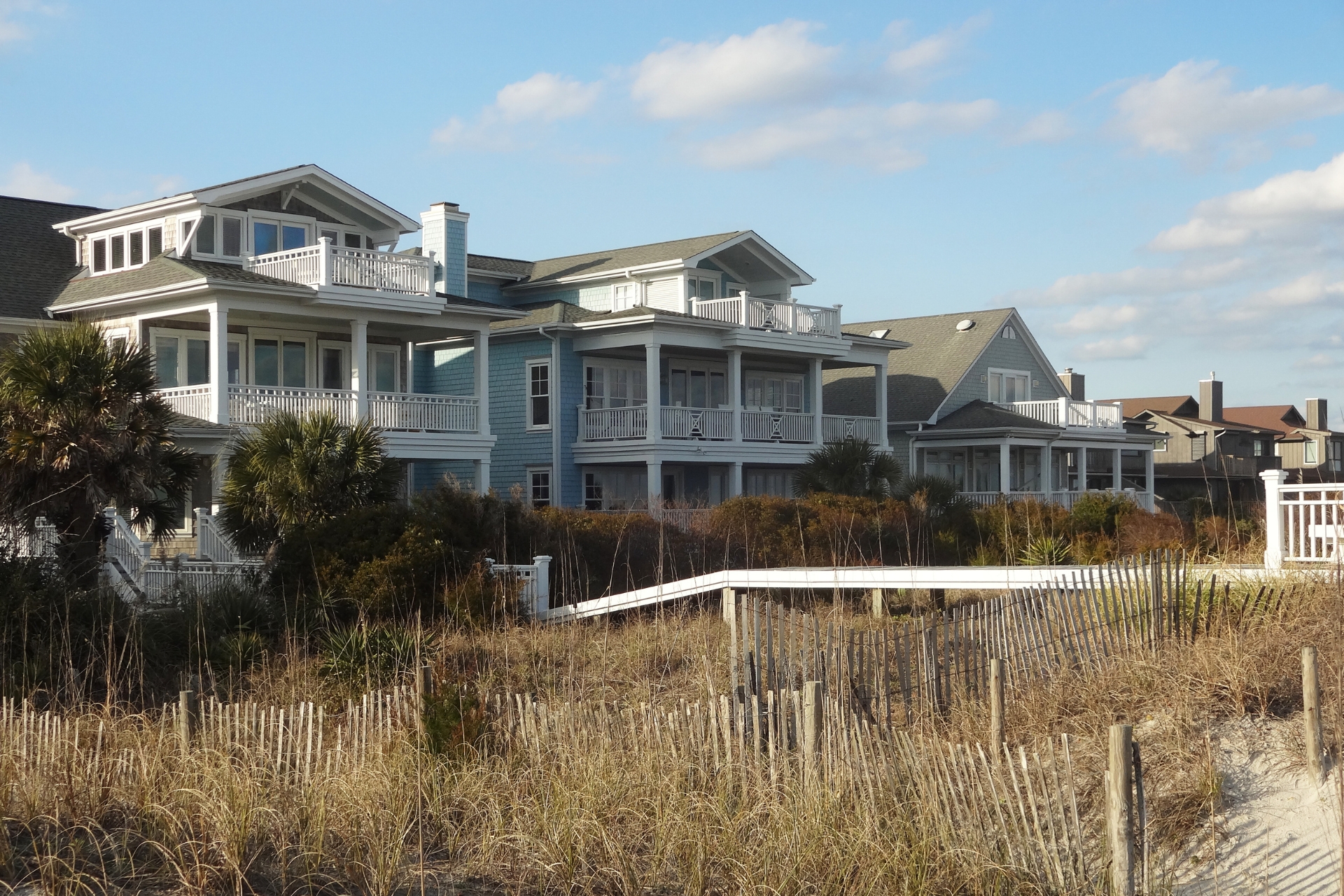 Coastal real estate homes along the beach in North Carolina